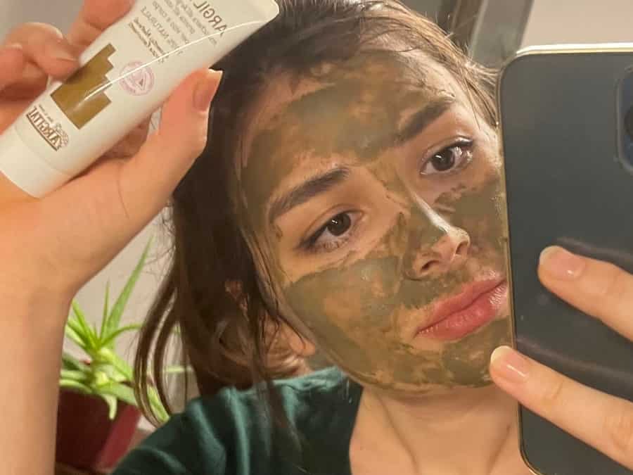 Marha teste le masque facial détoxifiant Argiltubo pour peaux sensibles